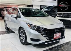 نيسان فيرسا